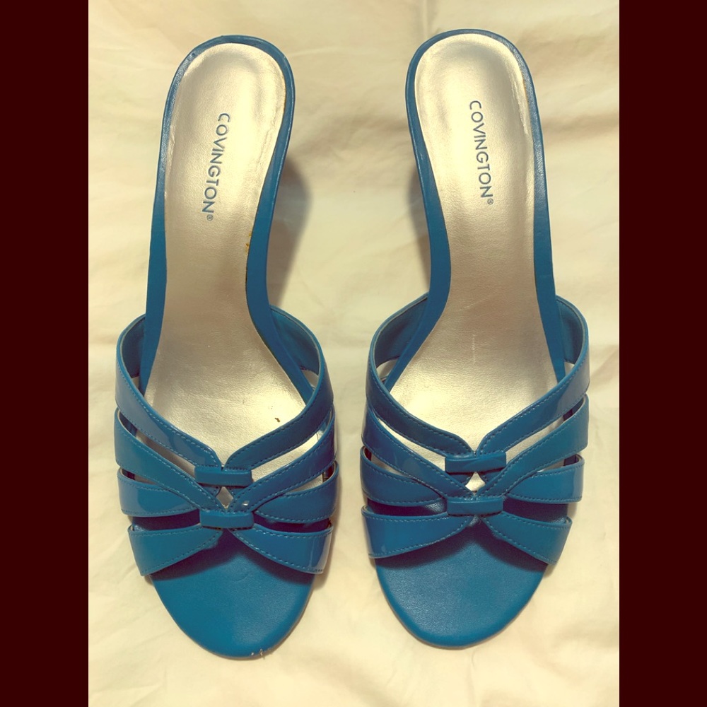 Lovely turquoise strappy shoes